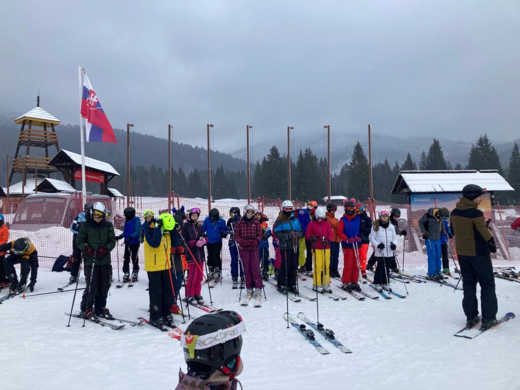 Aj vy ste túto zimu lyžovali? - ZŠ Narnia, Banská Bystrica