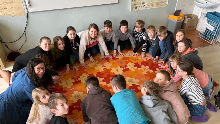Deň učiteľov sa oslavoval v predstihu - ZŠ Narnia, Banská Bystrica