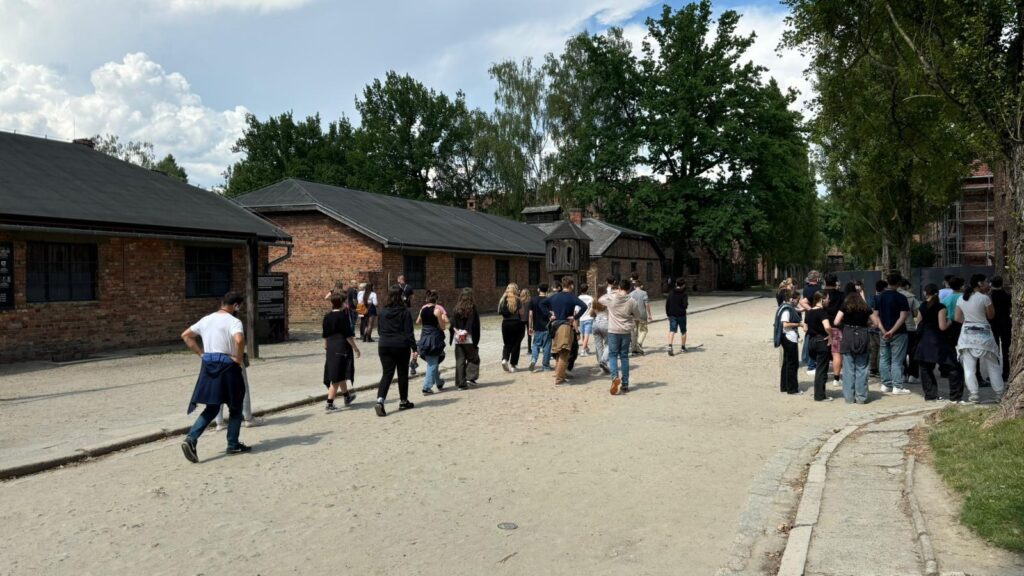 Nesmieme nikdy zabudnúť... - ZŠ Narnia, Banská Bystrica