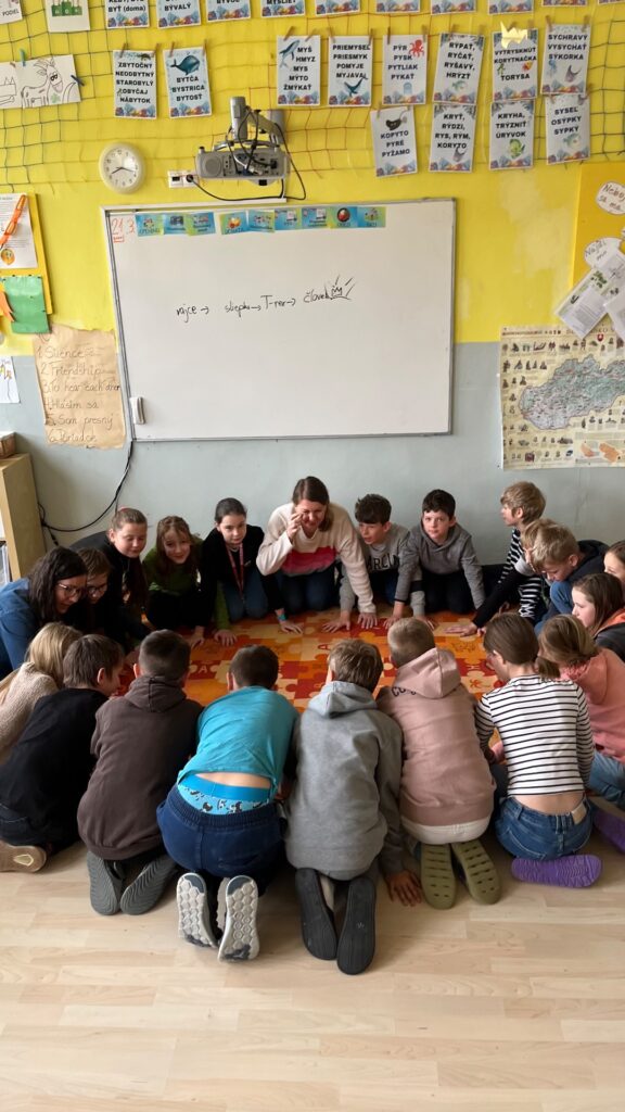 Deň učiteľov sa oslavoval v predstihu - ZŠ Narnia, Banská Bystrica