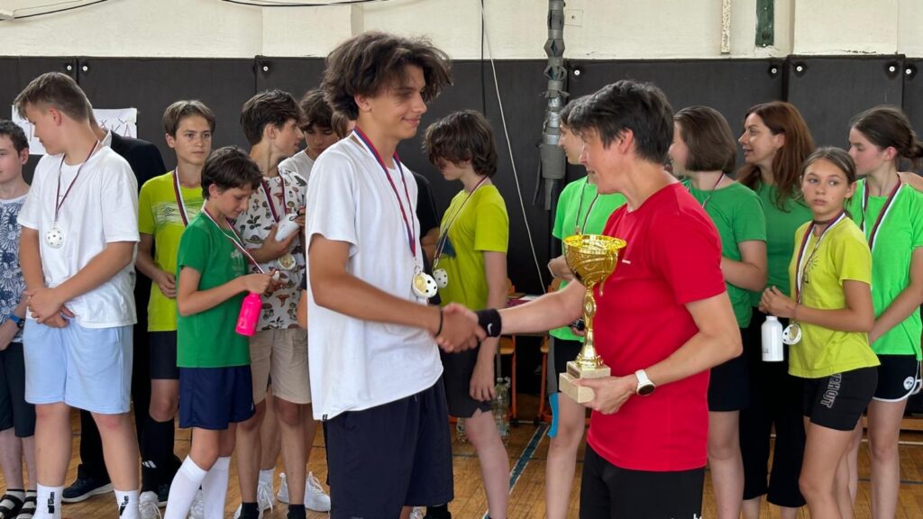 10. ročník florbalového turnaja má nového šampióna - ZŠ Narnia, Banská Bystrica