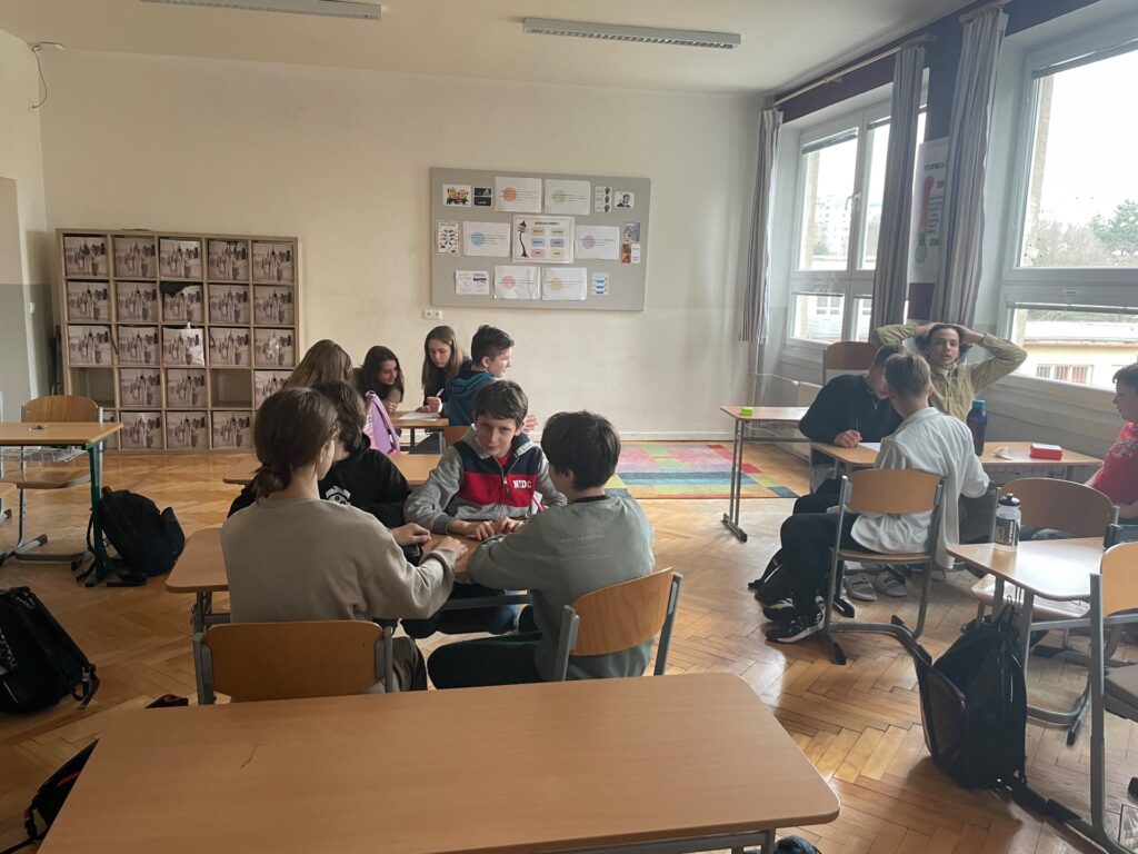 Deň učiteľov sa oslavoval v predstihu - ZŠ Narnia, Banská Bystrica