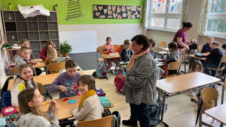 Deň učiteľov sa oslavoval v predstihu - ZŠ Narnia, Banská Bystrica