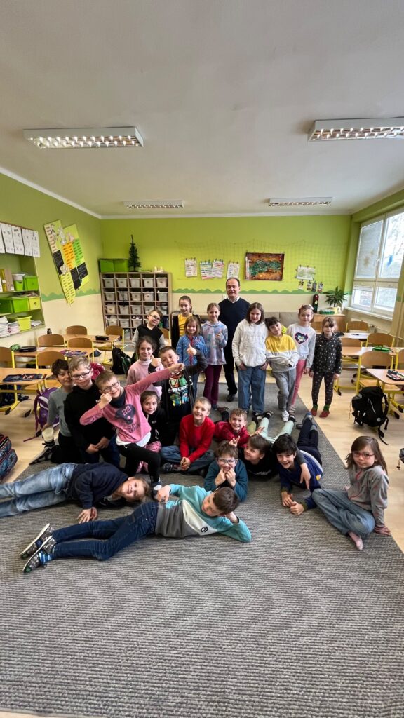 Deň učiteľov sa oslavoval v predstihu - ZŠ Narnia, Banská Bystrica