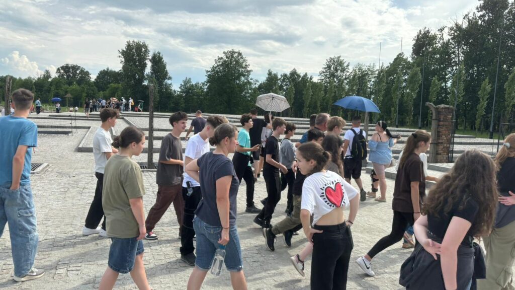 Nesmieme nikdy zabudnúť... - ZŠ Narnia, Banská Bystrica