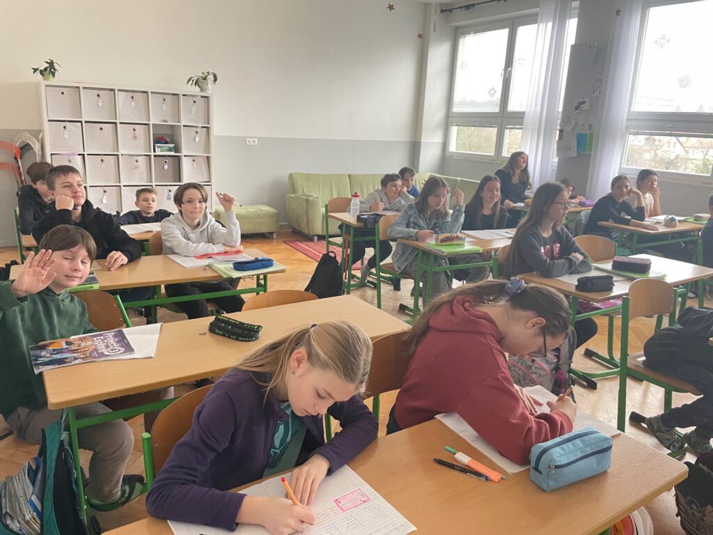 Deň učiteľov sa oslavoval v predstihu - ZŠ Narnia, Banská Bystrica