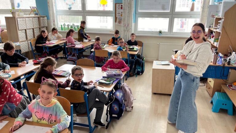 Deň učiteľov sa oslavoval v predstihu - ZŠ Narnia, Banská Bystrica