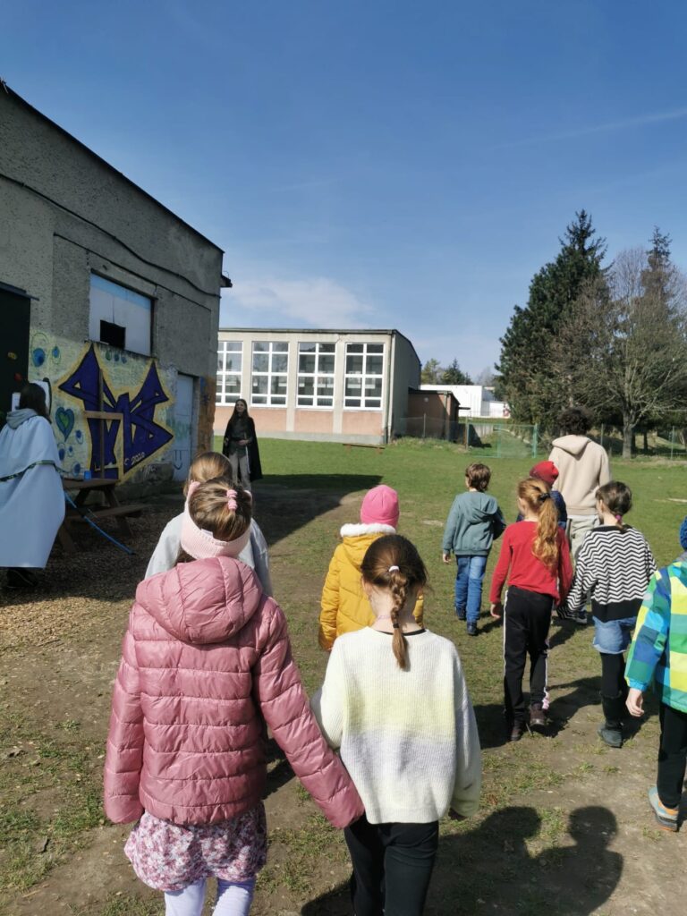 Pripomenuli sme si tajomstvo Veľkej noci - ZŠ Narnia, Banská Bystrica