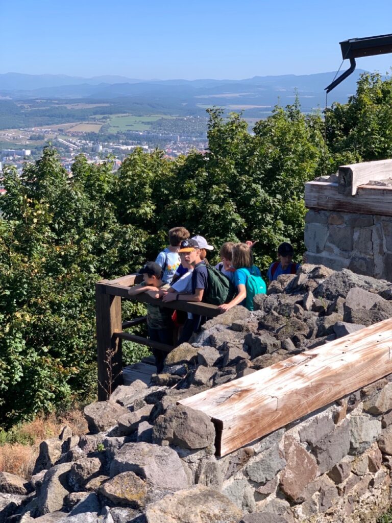 Prvý týždeň v Narnii bol nabitý programom - ZŠ Narnia, Banská Bystrica