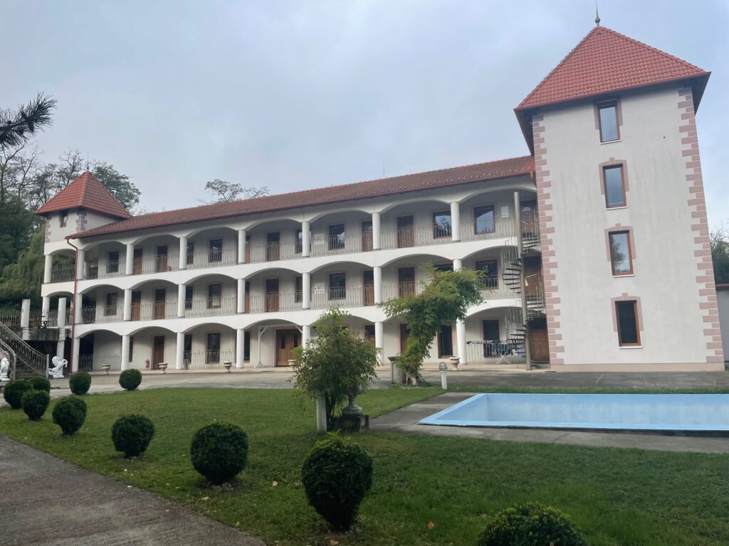 Žiaci oddychovali a zamestnanci školy investovali do seba - ZŠ Narnia, Banská Bystrica