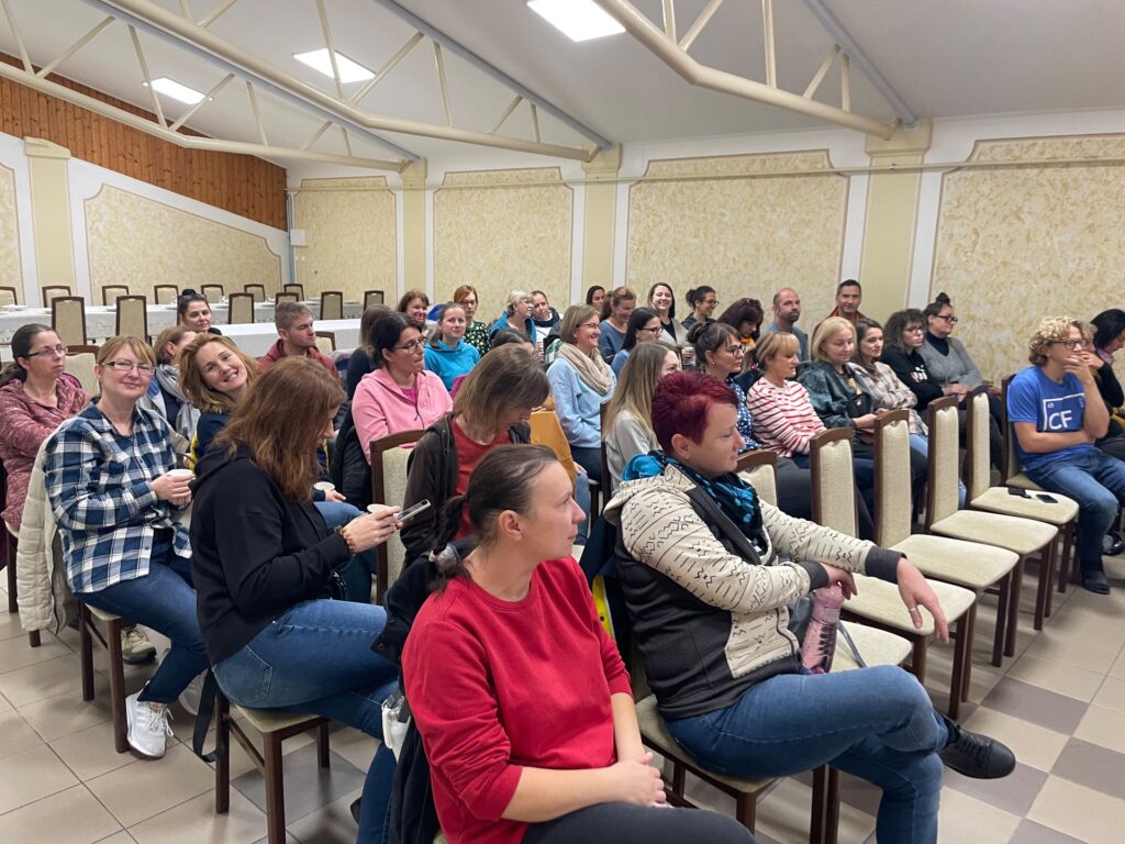 Žiaci oddychovali a zamestnanci školy investovali do seba - ZŠ Narnia, Banská Bystrica