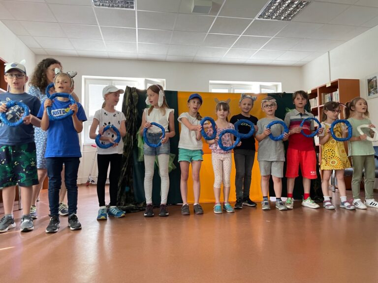 Divadielko pre seniorov - ZŠ Narnia, Banská Bystrica