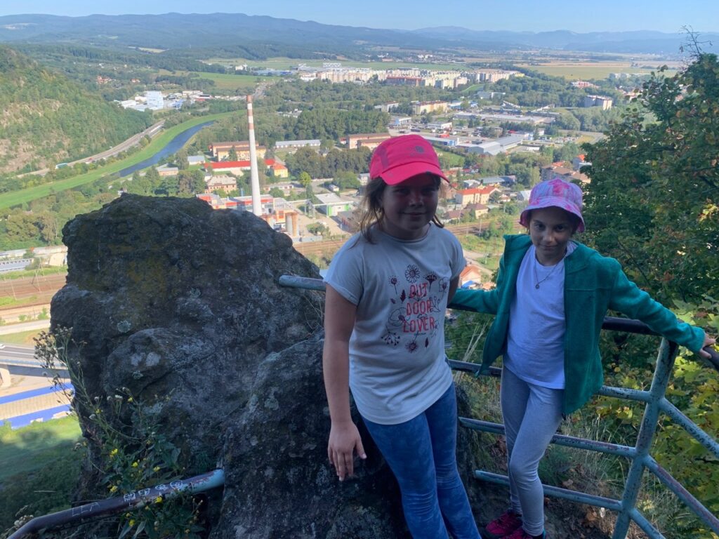 Prvý týždeň v Narnii bol nabitý programom - ZŠ Narnia, Banská Bystrica
