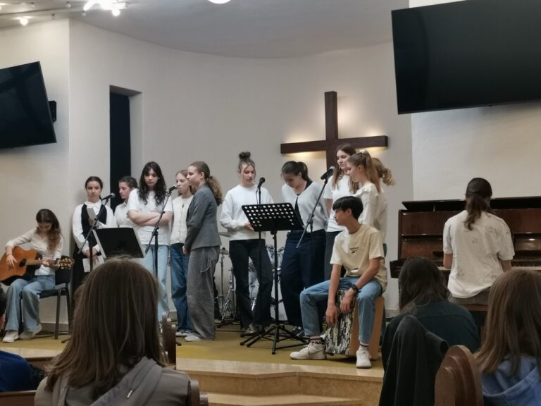 Veľkonočný chapel - ZŠ NARNIA BB