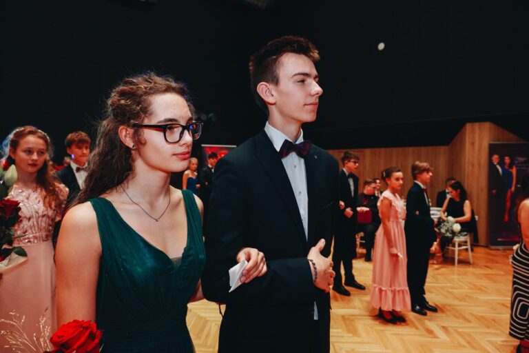 Ôsmaci urobili prvý krok do spoločenského života