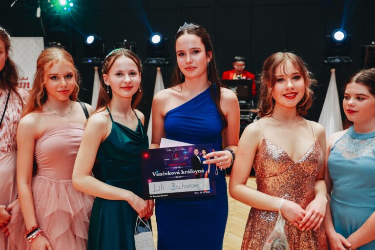 Ôsmaci urobili prvý krok do spoločenského života