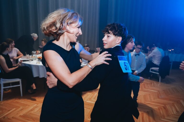 Ôsmaci urobili prvý krok do spoločenského života